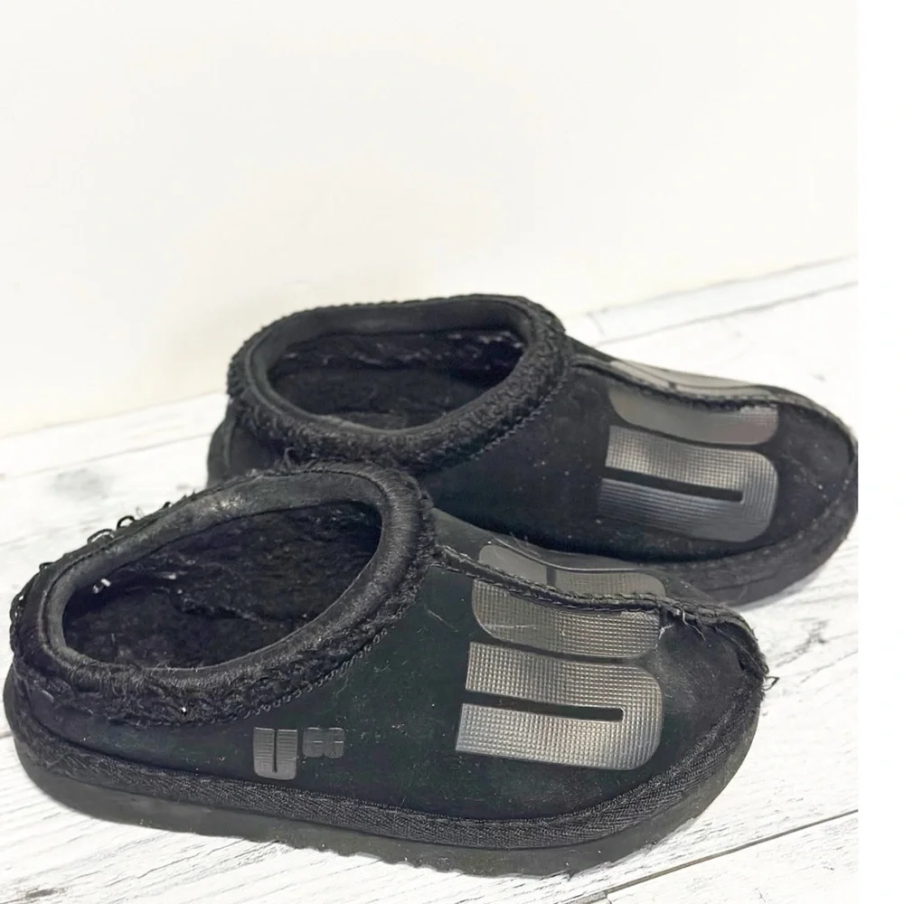 UGG Kids' Tasman II Scatter Graphic slippers black suede Sz 12